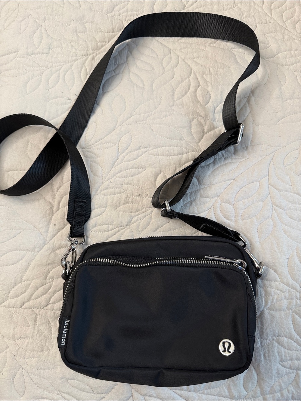 lululemon athletica Black Men's Crossbody Belt Bag